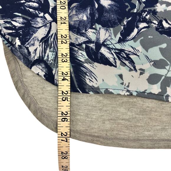 Rewind Blue Gray White Tropical Floral Print Top Mixed Media Fabric Short Sleeve - Picture 9 of 16